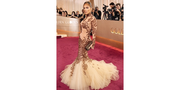 Jennifer Lopez brilló con este vestido vintage de Jean-Louis Scherrer.