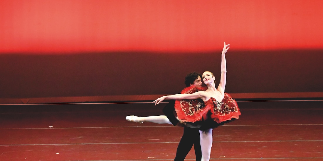 El primer bailarín Isaac Hernández y Catherine Hurlin, en Don Quixote.