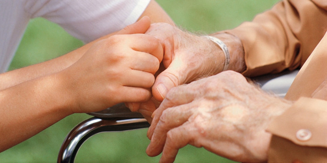 Adultos mayores pueden ser víctimas de diferentes tipos de violencia.