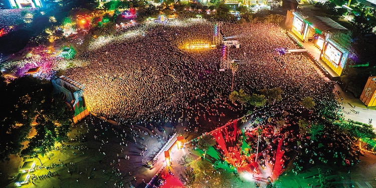 PANORÁMICA del Parque Fundidora en Monterrey, el martes pasado, durante el juego del tricolor.