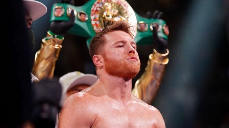 ‘Canelo’ Alvarez es campeón del CMB en peso supermedio