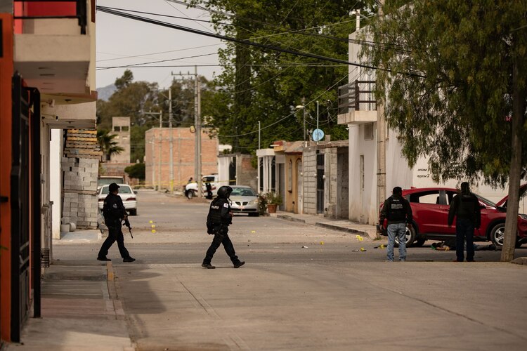 Un enfrentamiento entre civiles armados y policías estatales de Zacatecas dejó a tres hombres sin vida, el pasado 13 de abril.
