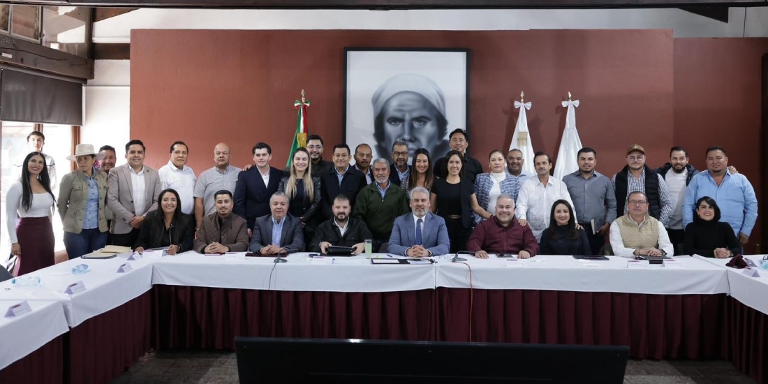 Alfredo Ramírez Bedolla y alcaldes de Morena refrendan alianza para el desarrollo de Michoacán.