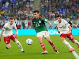Hirving Lozano, en acción, el pasado 22 de noviembre durante el duelo entre México y Polonia en el debut del Tricolor en la Copa del Mundo Qatar 2022.