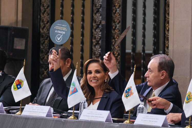 La Gobernadora de Quintana Roo agradece a la Presidenta y al secretario de Seguridad su respaldo para fortalecer la paz y seguridad en la entidad.