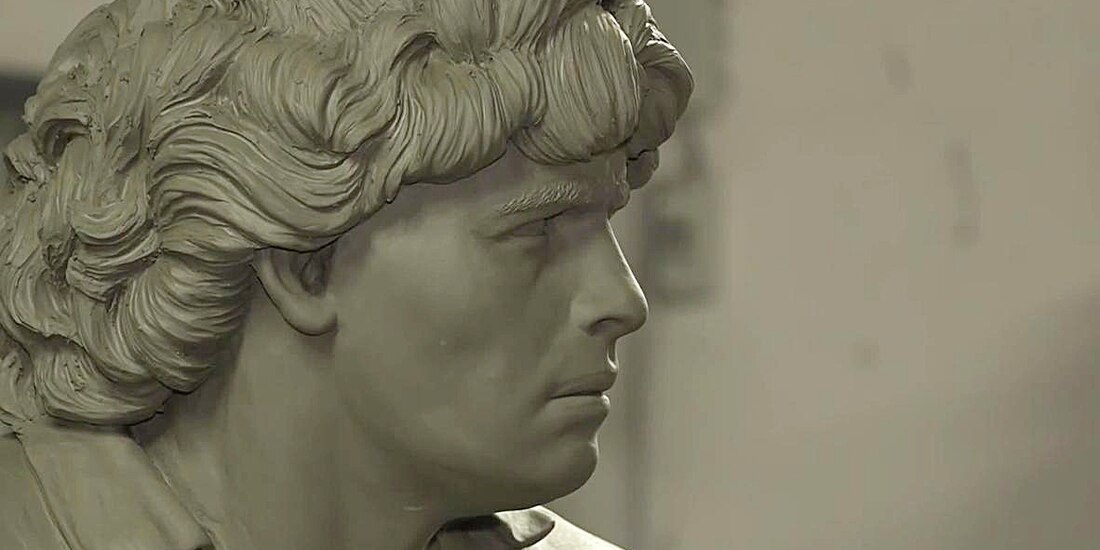 Domenico Sepe, estatua de tamaño real en honor a Maradona, 2020.