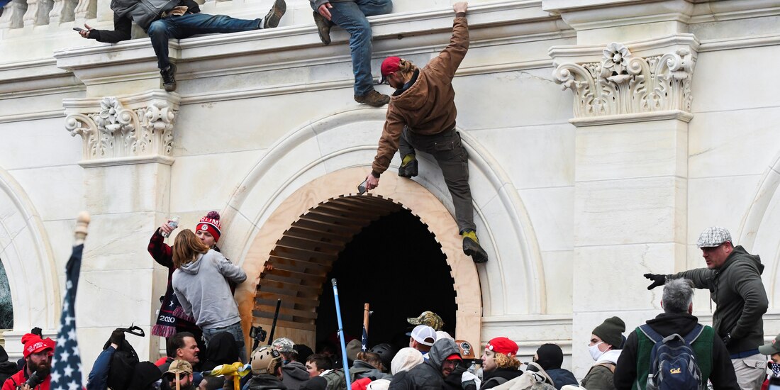 El Capitolio de Estados Unidos fue despejado, informó el encargado de la seguridad en la Cámara baja.