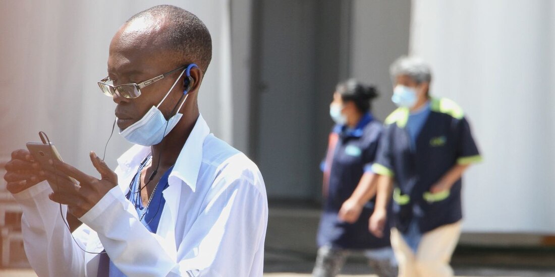 Médico cubano en el Hospital General de Tláhuac