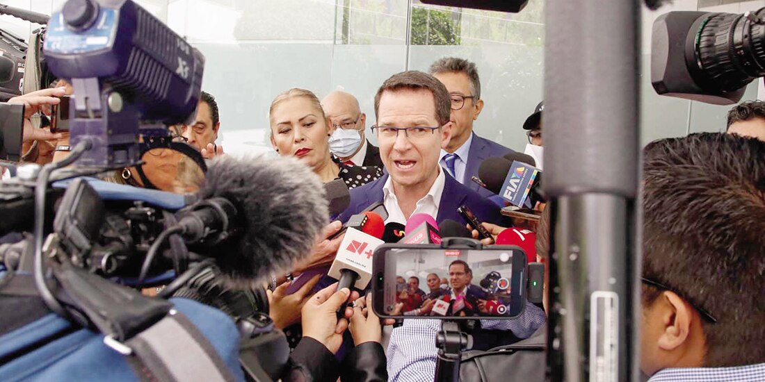 El coordinador de senadores del PAN, Ricardo Anaya, ayer, en entrevista con medios de comunicación.