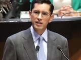 El secretario Roberto Velasco, ayer, en el Senado de la República.