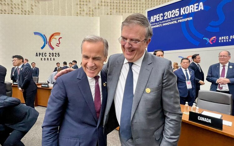 Ebrard comunica la voluntad de México de trabajar para la exitosa revisión del T-MEC en 2026 a Mark Carney y Scott Bessent.