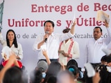 Mario Delgado, titular de la SEP, anunció el arranque de la distribución de tarjetas del Banco del Bienestar en las escuelas del país.