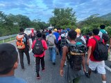 Al menos mil 500 migrantes llegaron ayer a Tonalá, Chiapas.