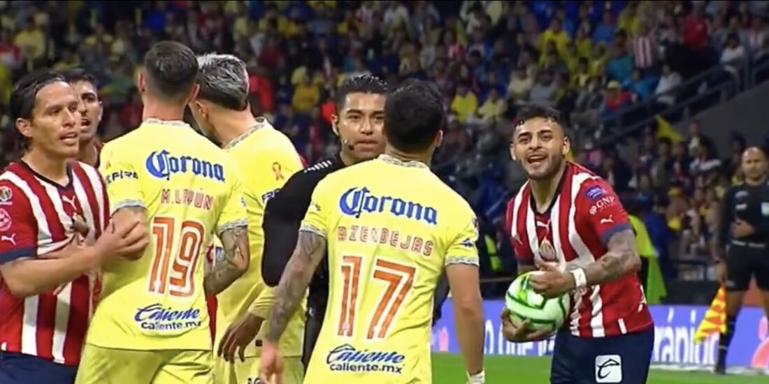 Alexis Vega y Alejandro Zendejas se hacen de palabras en la semifinal de vuelta del Clausura 2023 de la Liga MX.