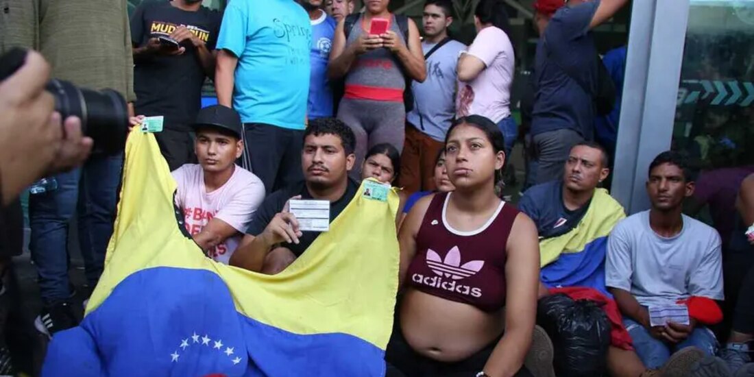 Migrantes protestan en Monterrey