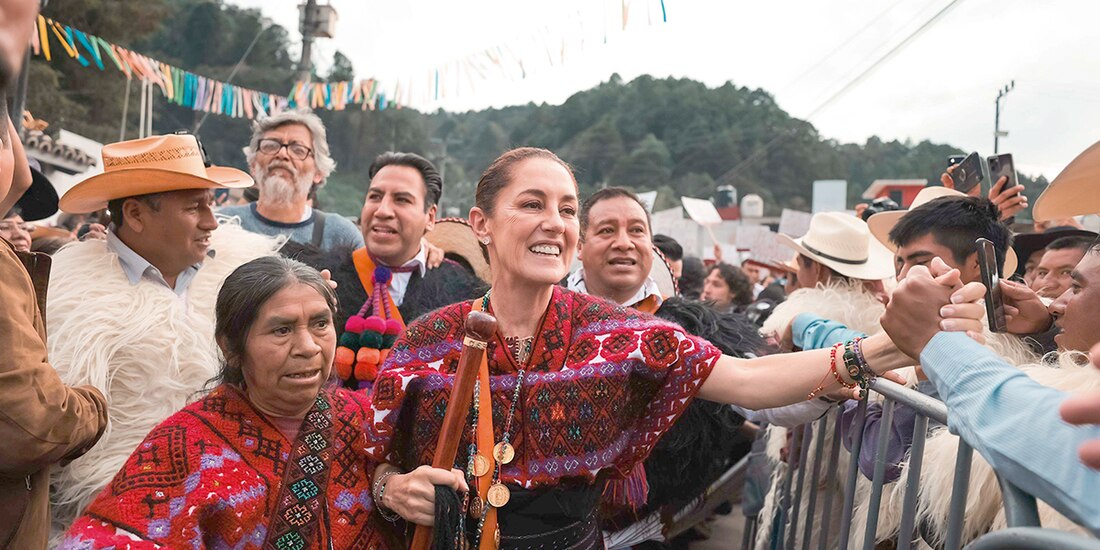 Claudia Sheinbaum recibió el bastón de mando en Tenejapa, Chiapas, ayer.