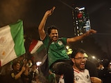Miles de aficionados celebran el triunfo de la Selección Mexicana
