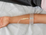 Fallecimientos por supuesta mal aplicación de suero intravenoso
