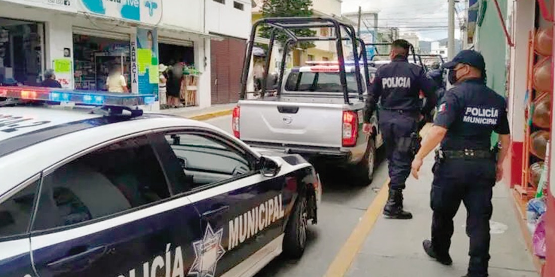 LA POLICÍA municipal de Pluma Hidalgo en un recorrido, en imagen de archivo.