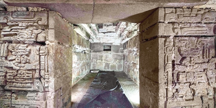 El gobernador y la secretaria de Cultura recorrieron ayer el sitio arqueológico.