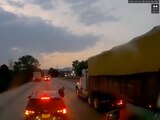 Un conductor de tráiler fue atacado a balazos en la carretera México-Querétaro, a la altura de Palmillas.