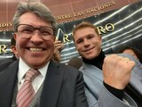 Ricardo Monreal y Saúl "Canelo" Álvarez durante la visita del ídolo del box nacional a la Cámara de Senadores.