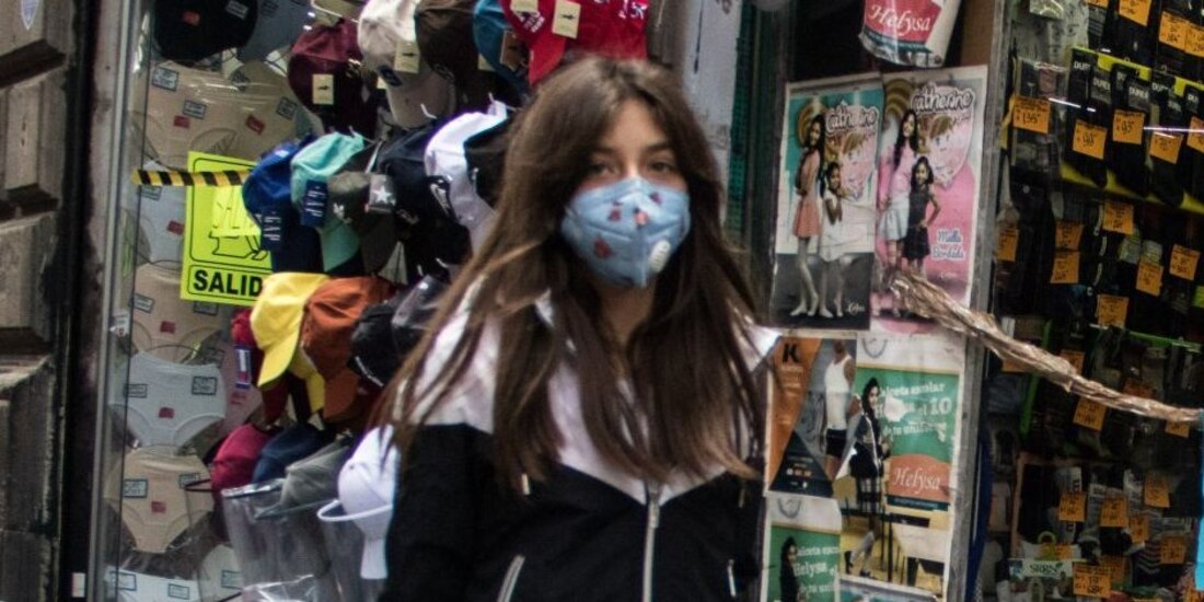 Con el uso de estas mascarillas "en realidad estamos queriendo protegernos a nosotros, pero a los demás no", señaló el director general de Promoción de la Salud