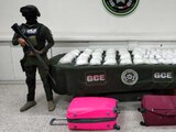 Aseguran 50 kilos de 'cristal', con valor de 10 mdp, en San Luis Potosí.