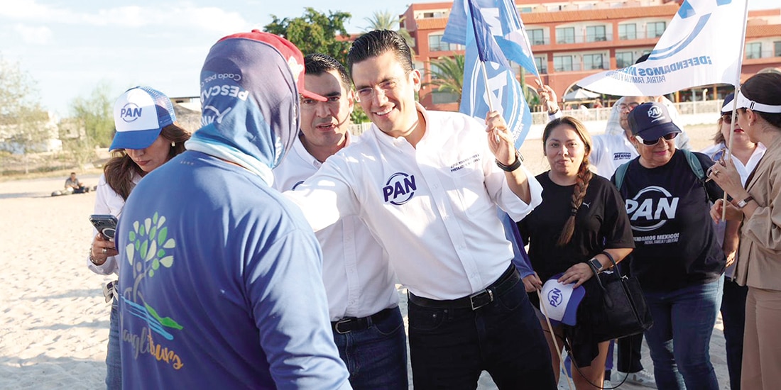 Jorge Romero, dirigente nacional del PAN, en playas de Baja California, el 5 de febrero.