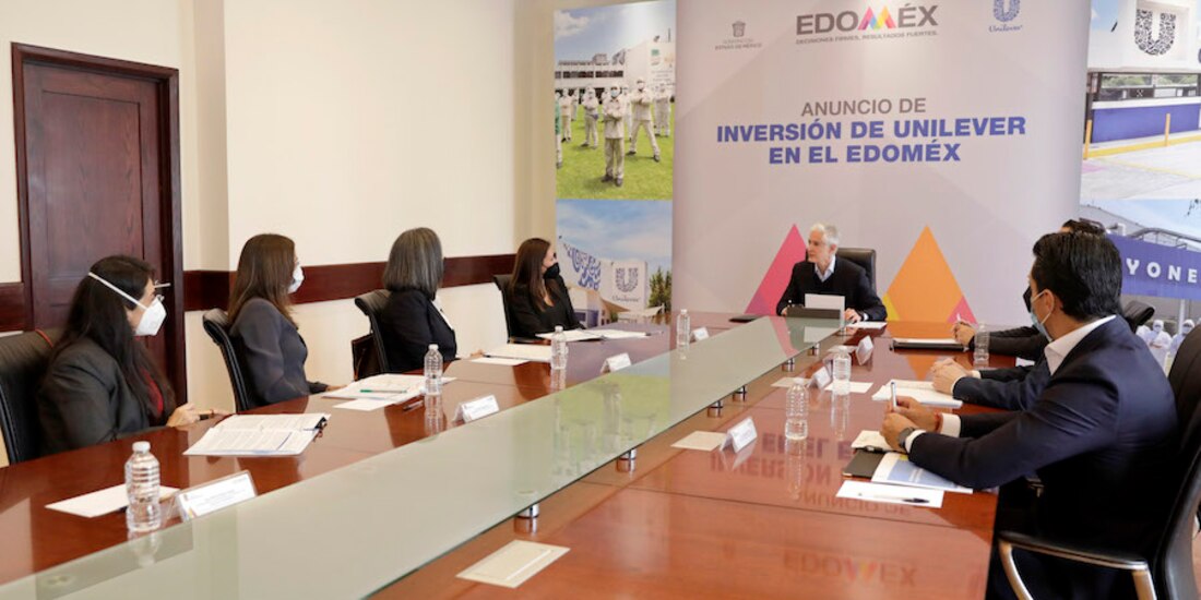 El gobernador Alfredo Del Mazo se reunió con directivas de la firma, ayer.