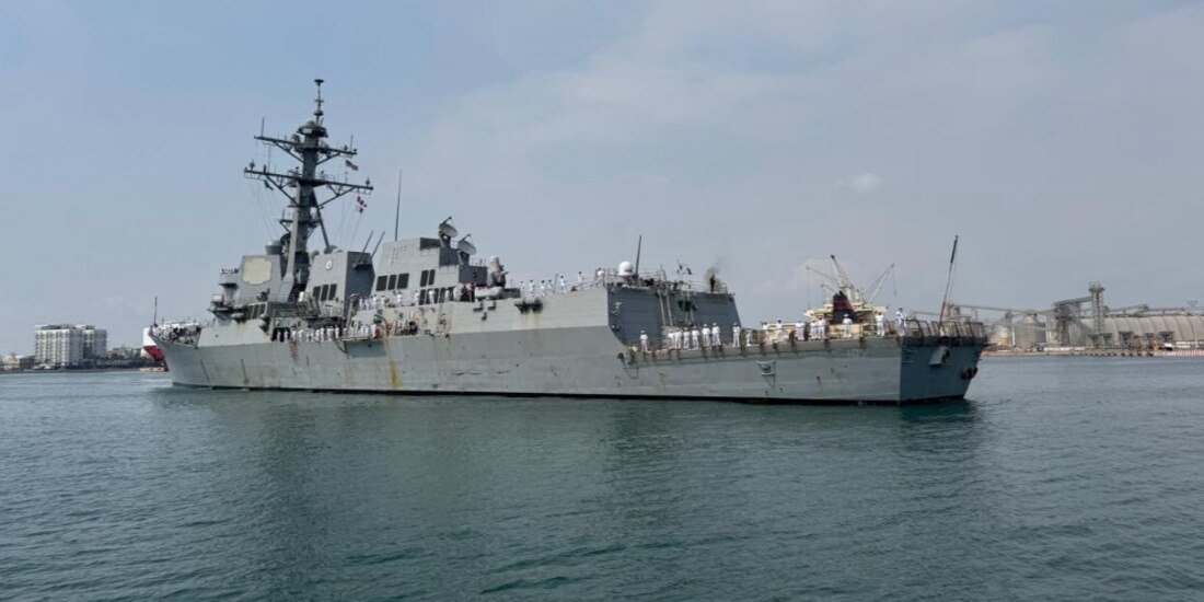 El destructor USS Gravely, ayer, en el puerto de Veracruz.