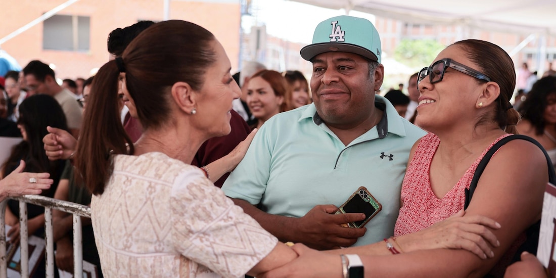Presidenta Claudia Sheinbaum conversa con habitantes de Cuautla, Morelos, el 25 de julio de 2025.