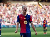 Dani Olmo de Barcelona celebra su gol ante el Valladolid en LaLiga