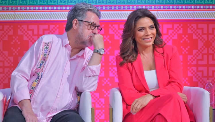 La directora de la Lotería Nacional, Olivia Salomón, destacó el rol de los docentes egresados en la erradicación de las desigualdades sociales.