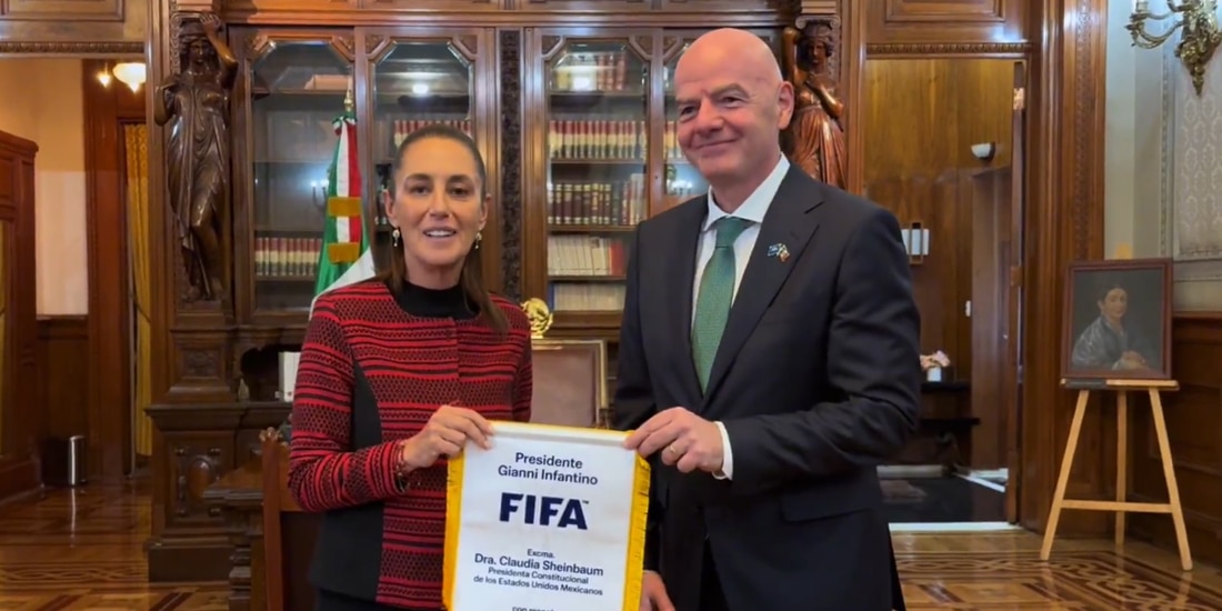 Recibe a presidente de FIFA; revisan detalles