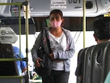 El uso de cubrebocas en el transporte público se ha convertido en un hábito contra los contagios por COVID-19