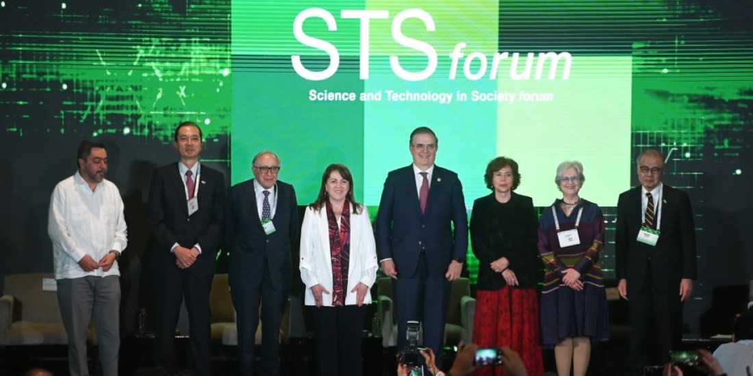 Margarita González y Marcelo Ebrard inauguran el InnovaFest LATAM 2025.