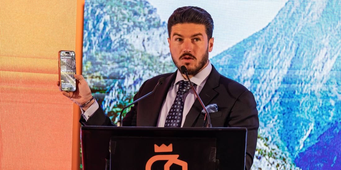 Samuel García y Mariana Rodríguez lanzan ‘Pasaporte Nuevo León’ rumbo al Mundial 2026.