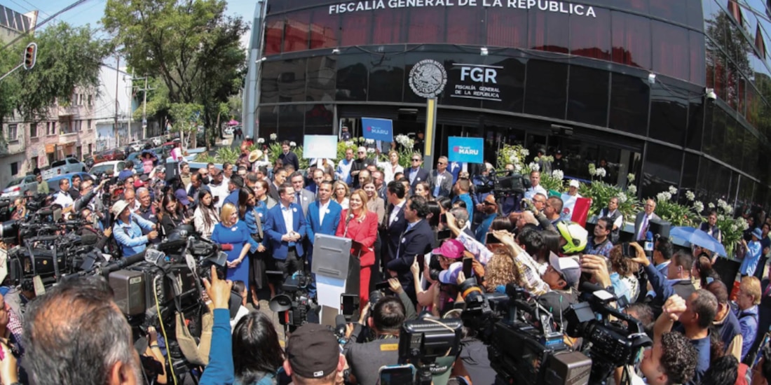 MARU Campos y panistas, ayer, en mitin.