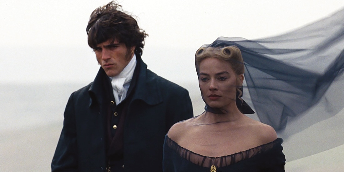 JACOB ELORDI y Margot Robbie,
en un fotograma de la película.