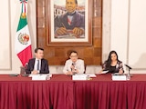 LA SECRETARIA de Gobernación (c.), Rosa Icela Rodríguez, ayer, en conferencia.