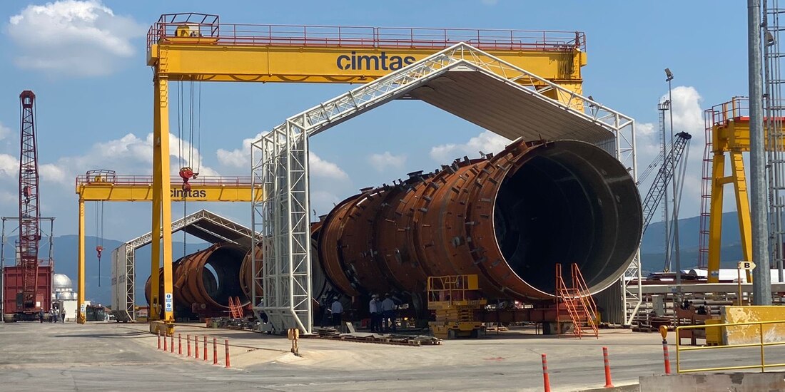 "Hoy realizamos supervisión en talleres de la empresa Cimtas en la ciudad de Bursa", detalló en su cuenta de Twitter Rocío Nahle, titular de la Secretaría de Energía