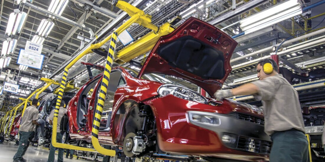 Las marcas que registraron las caídas más pronunciadas en la producción son Ford con 98.2 por ciento anual, Honda, 23.4 por ciento y KIA, 18.2 por ciento