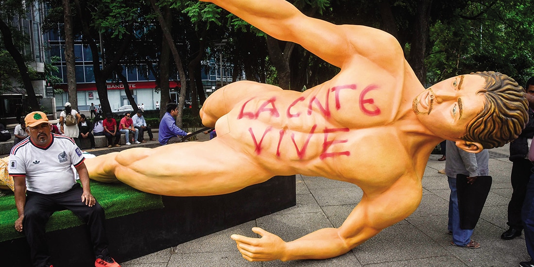 UNA de las figuras derribadas ayer.