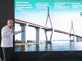 El titular de la SICT, Jesús Esteva Medina, anunció las obras viales para Veracruz durante la "Conferencia del Pueblo" de la presidenta Claudia Sheinbaum.