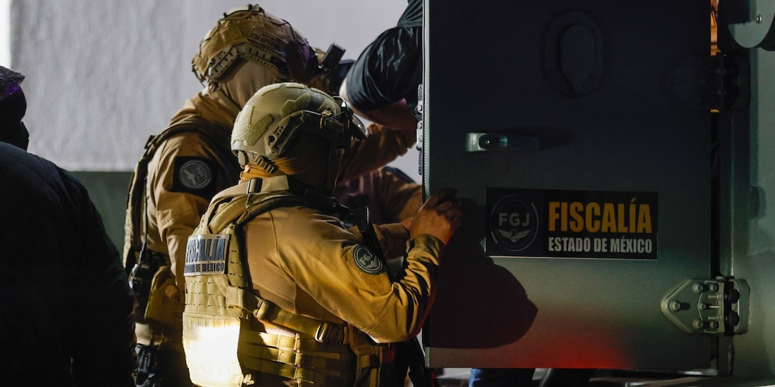 Elementos de la Fiscalía del Estado de México, en una fotografía ilustrativa.