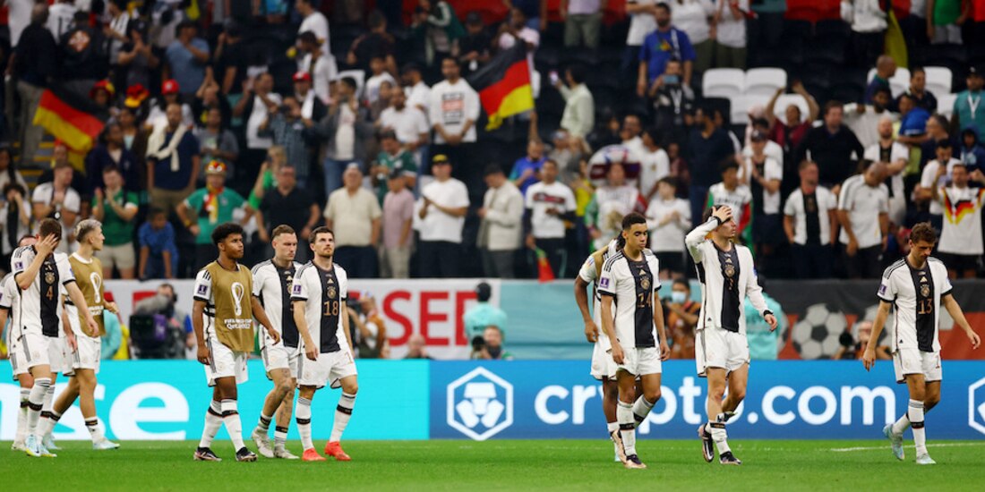 Los teutones con gestos de tristeza, luego de quedar eliminados de la justa al ser derrotados por Costa Rica, la semana pasada.