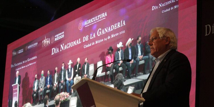 El sector cuenta con la provisión de bienes y servicios públicos estratégicos, señaló el secretario de Agricultura, Víctor Villalobos Arámbula. 