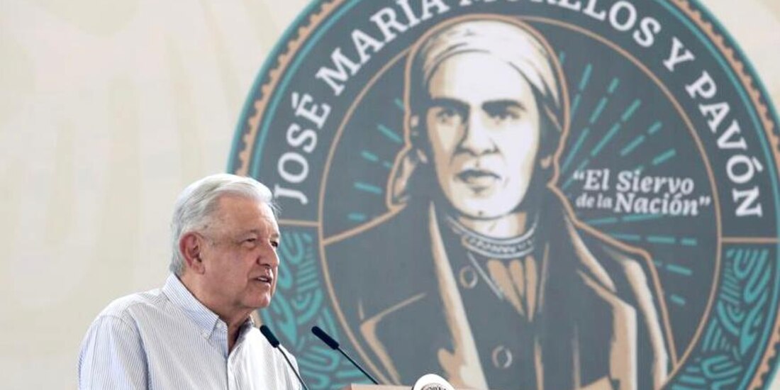 El Presidente AMLO en conferencia por el 256 aniversario del natalicio de José María Morelos y Pavón.