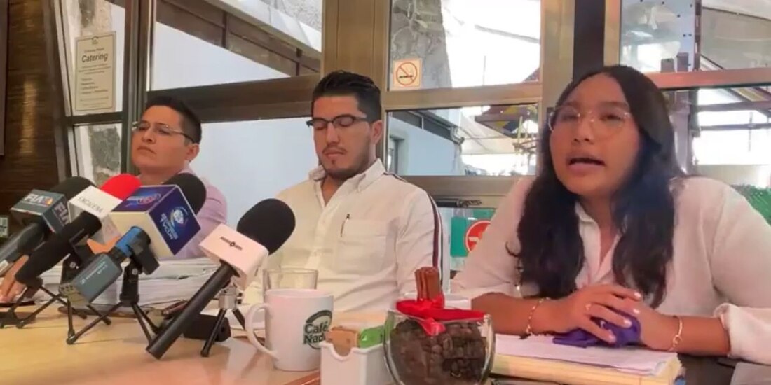 Abogados David Cabrera, Alejandra Gallardo y Arnol Durán piden justicia para Paola Moreno.